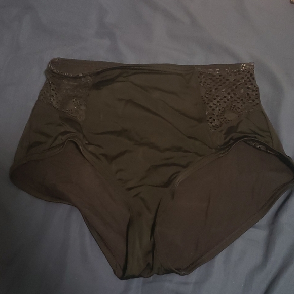 Two piece bathing suit - Picture 3 of 5